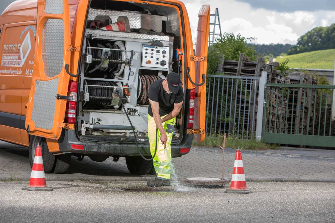 Beyerle Notdienst Fahrzeug im Einsatz